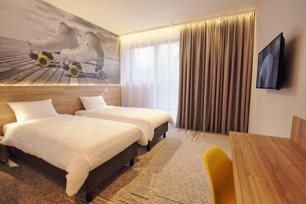 Active Hotel فروتسواف المظهر الخارجي الصورة