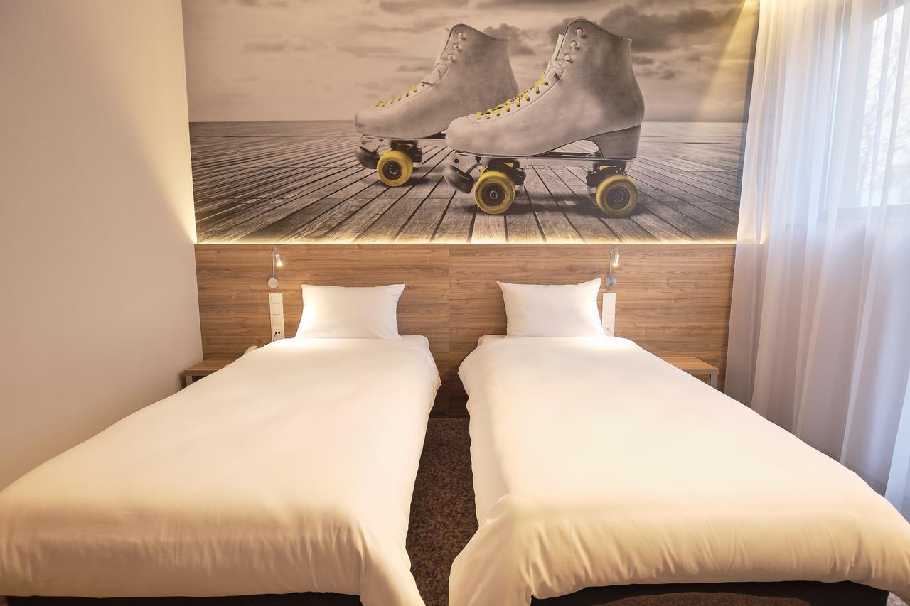 Active Hotel فروتسواف المظهر الخارجي الصورة