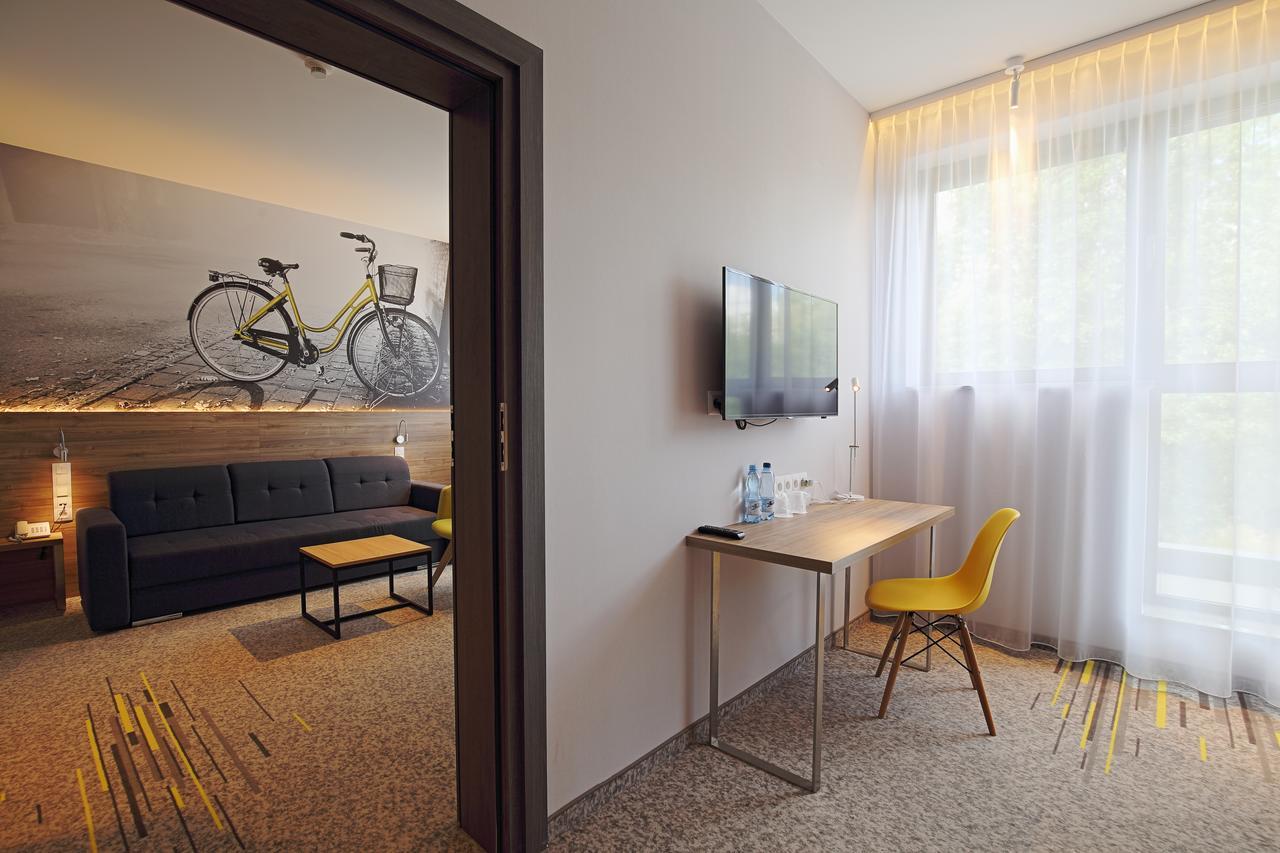 Active Hotel فروتسواف المظهر الخارجي الصورة